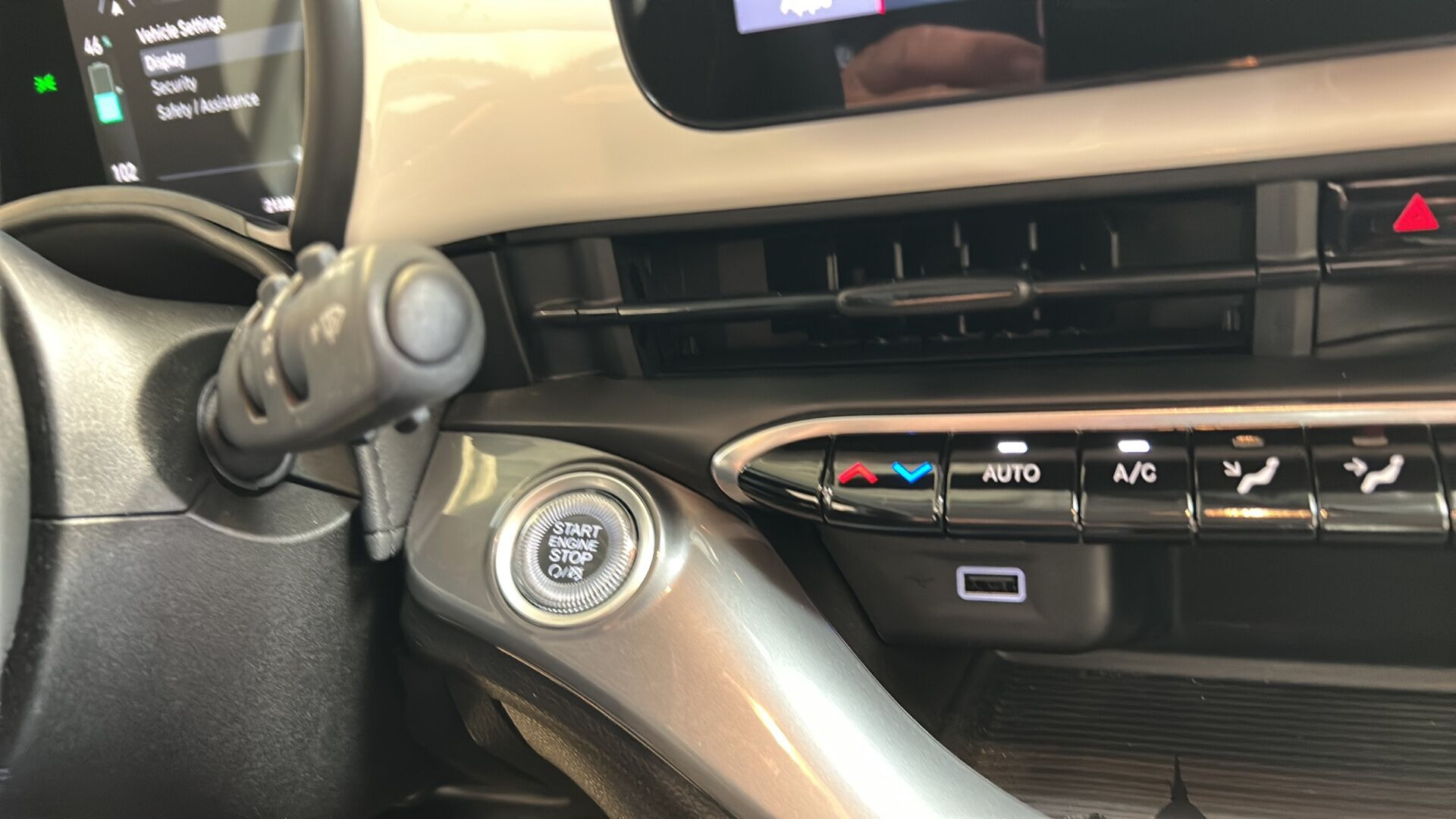 Hvid Fiat 500e fra 2023