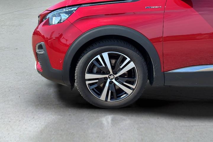 Rød Peugeot 3008 fra 2020