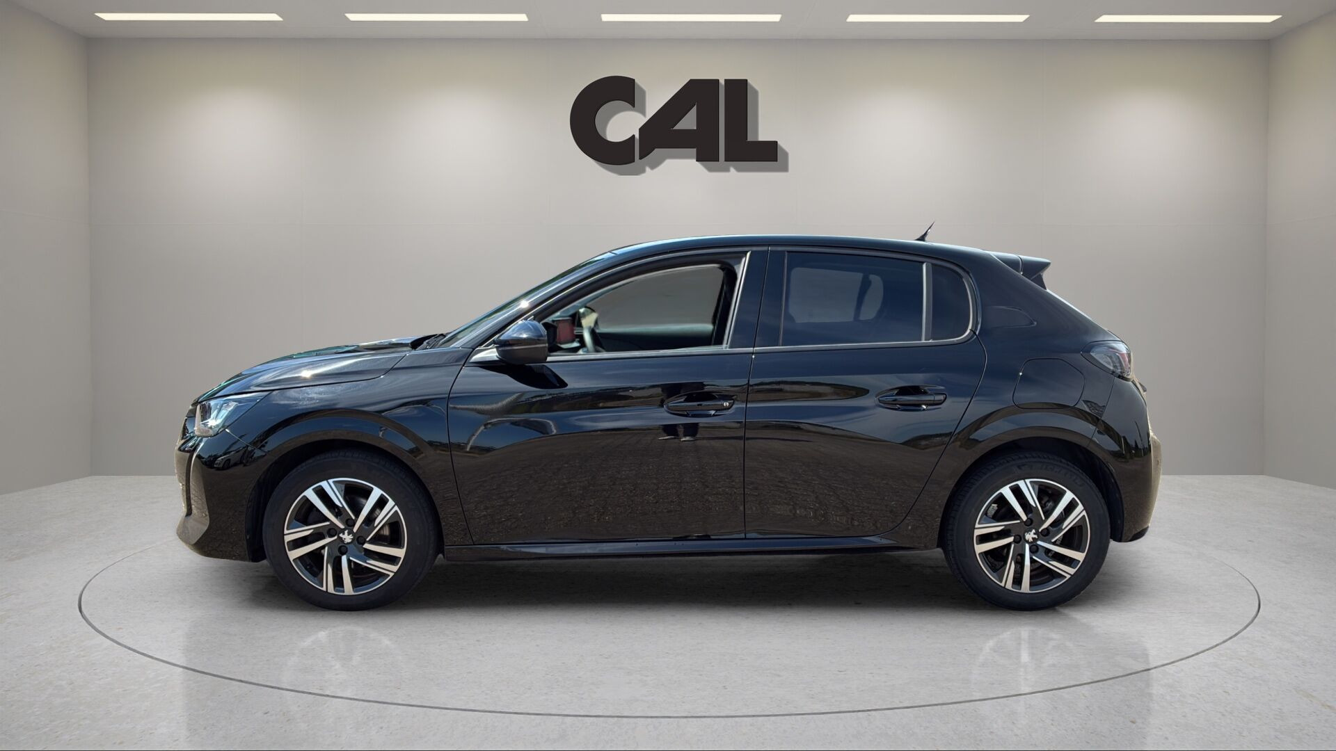 Sort Peugeot 208 fra 2023