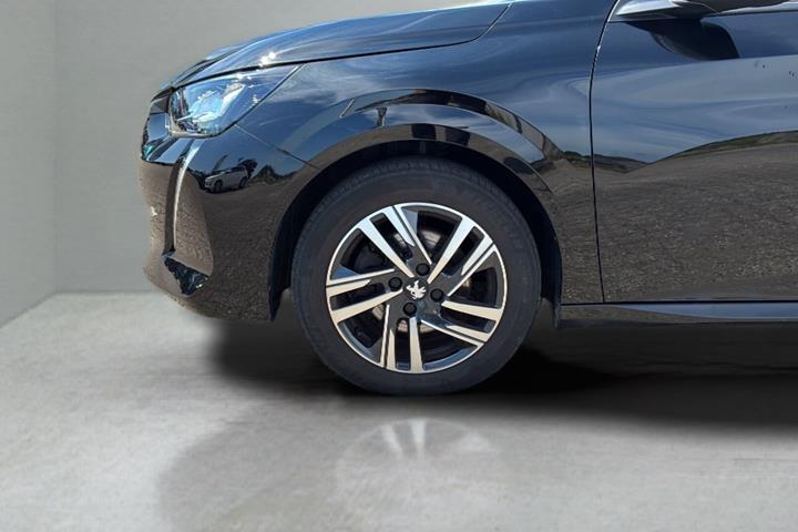 Sort Peugeot 208 fra 2023