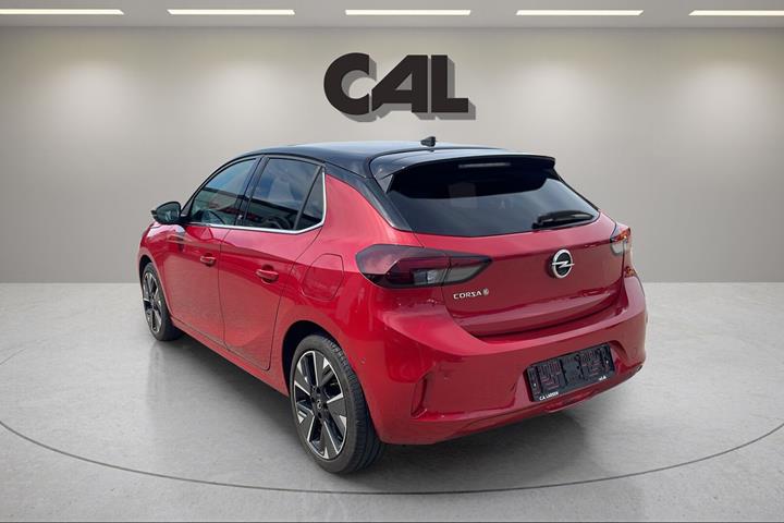 Rød Opel Corsa-e fra 2021