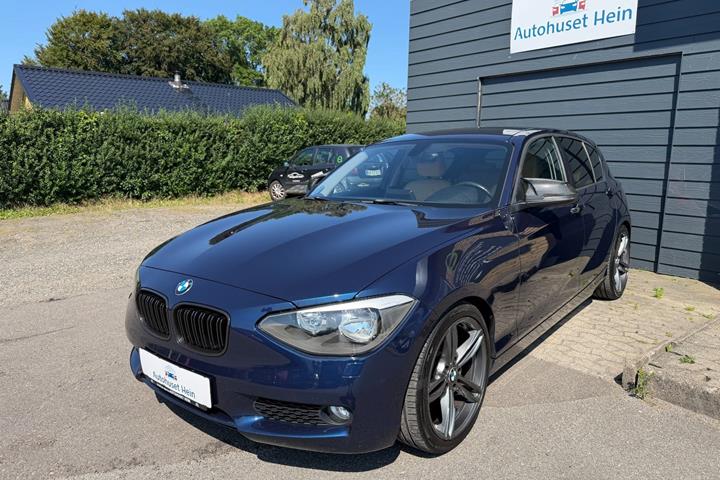 Blå BMW 116i fra 2012