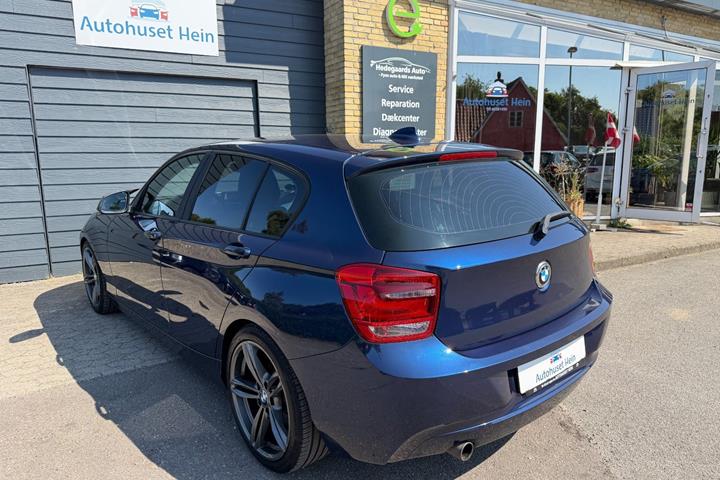 Blå BMW 116i fra 2012