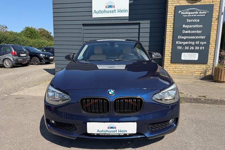 Blå BMW 116i fra 2012