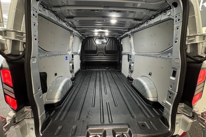 Sølv Ford Transit Custom 300 L2 fra 2024