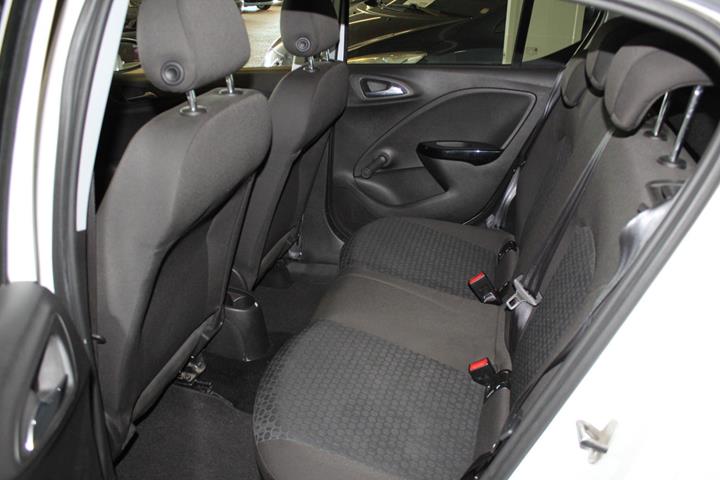Hvid Opel Corsa fra 2019
