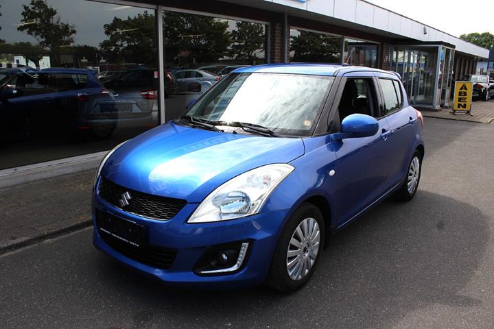 Blå Suzuki Swift fra 2016