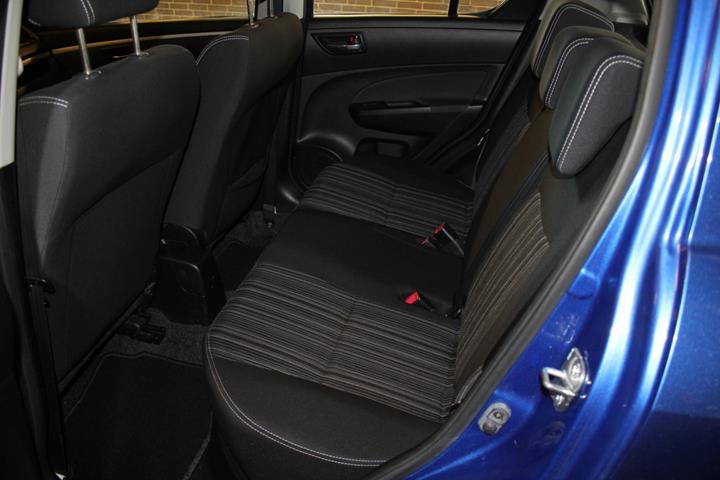 Blå Suzuki Swift fra 2016