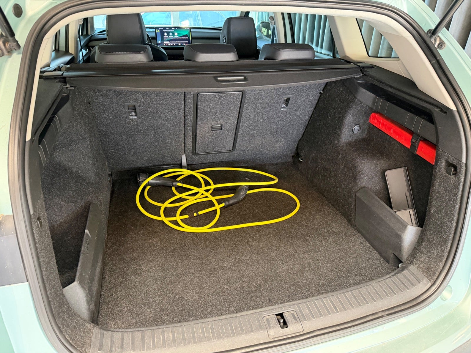 Turquoise Skoda Enyaq fra 2022
