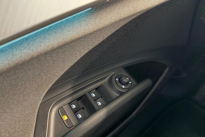 Turquoise Skoda Enyaq fra 2022