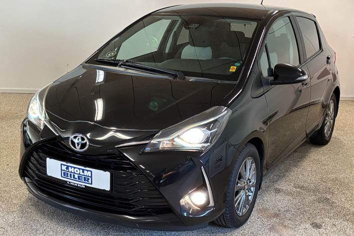 Sort Toyota Yaris fra 2017