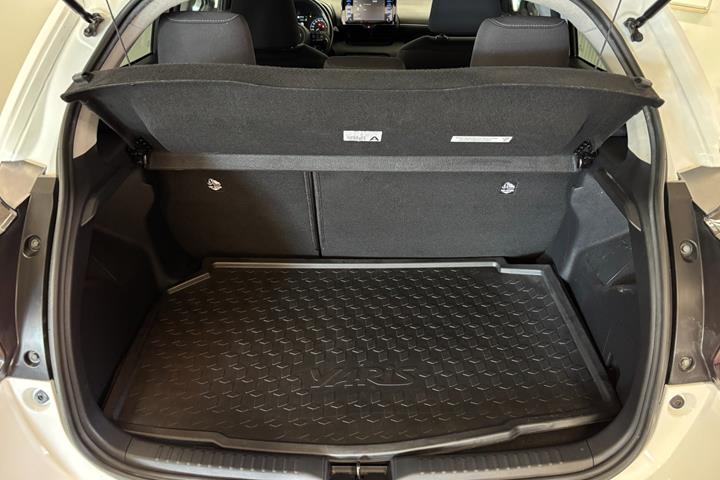 Hvid Toyota Yaris fra 2021