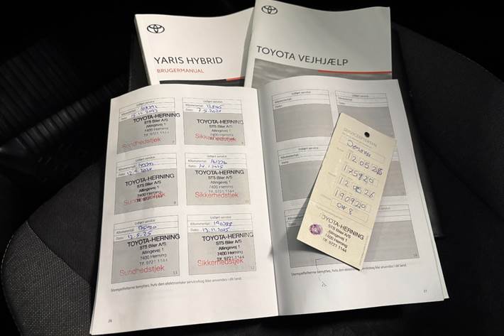 Hvid Toyota Yaris fra 2021