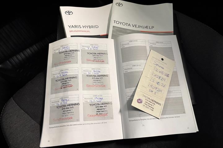 Hvid Toyota Yaris fra 2021