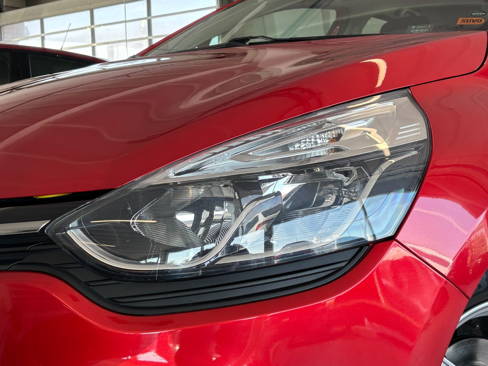 Rød Renault Clio IV fra 2019
