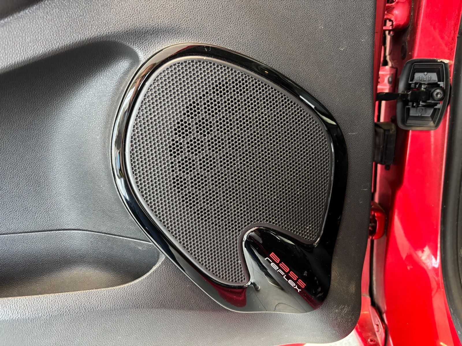 Rød Renault Clio IV fra 2019