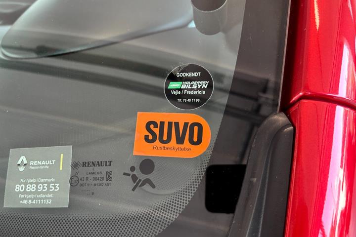 Rød Renault Clio IV fra 2019