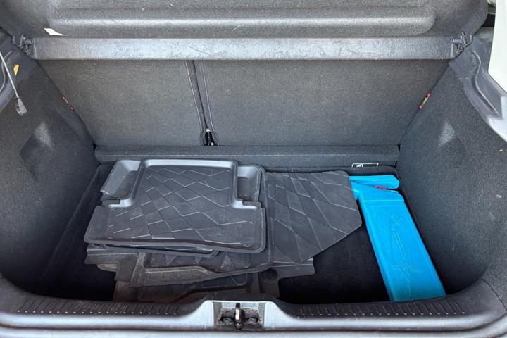 Rød Renault Clio IV fra 2019
