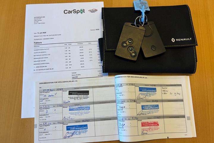 Rød Renault Clio IV fra 2019