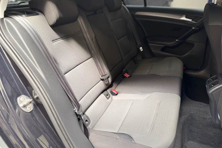 Sort VW Golf VII fra 2018