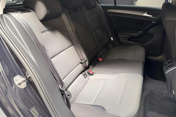 Sort VW Golf VII fra 2018