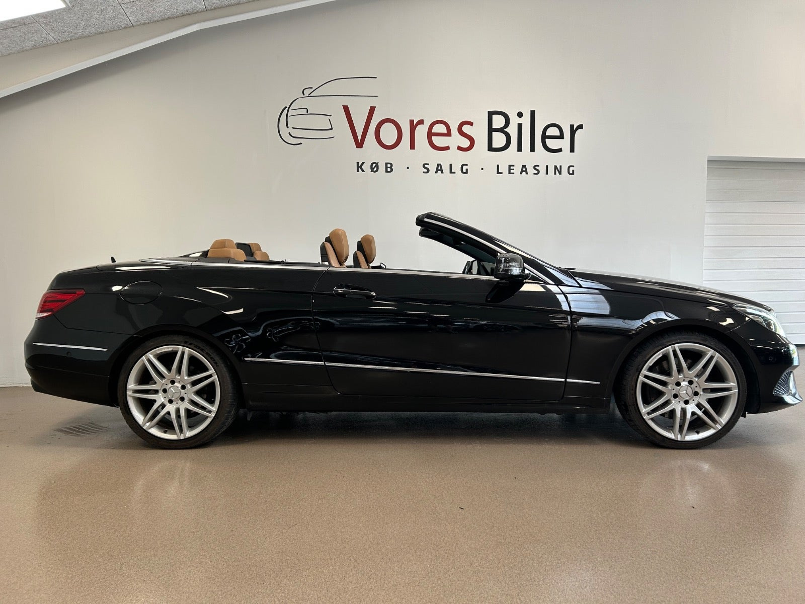 Sort Mercedes E400 fra 2014