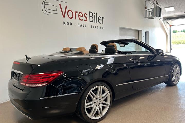 Sort Mercedes E400 fra 2014