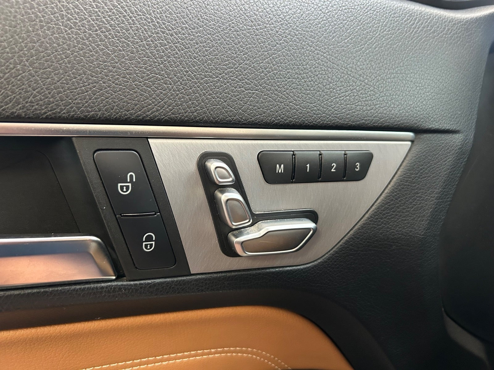 Sort Mercedes E400 fra 2014