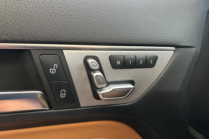 Sort Mercedes E400 fra 2014