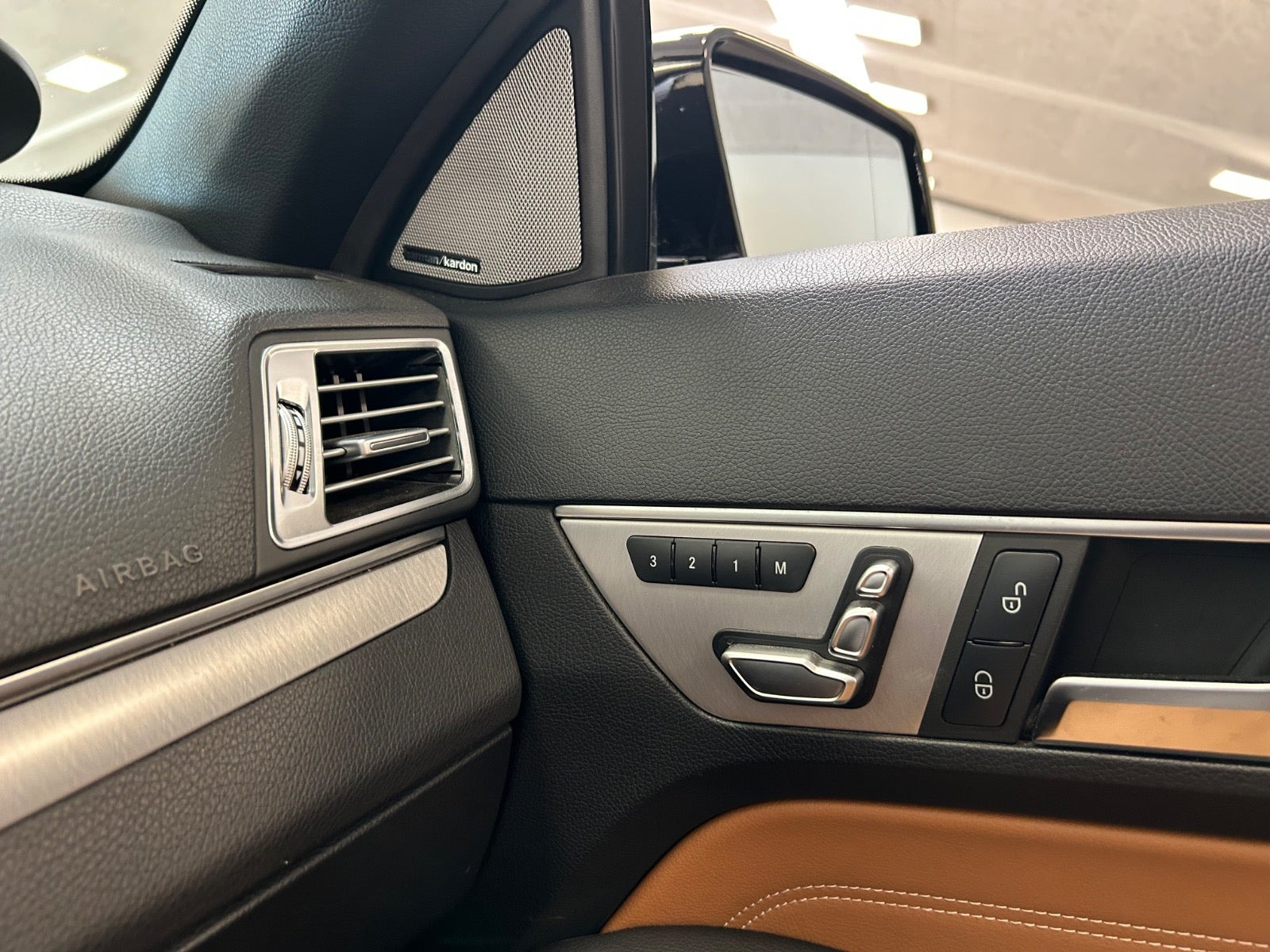 Sort Mercedes E400 fra 2014