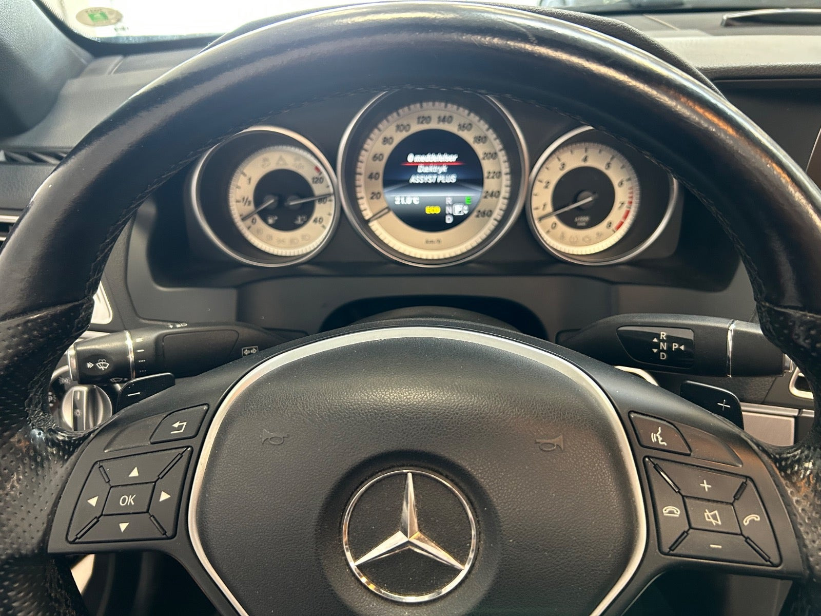 Sort Mercedes E400 fra 2014