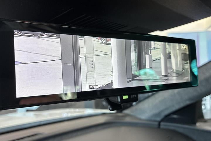Hvid Renault Scenic E-Tech fra 2025