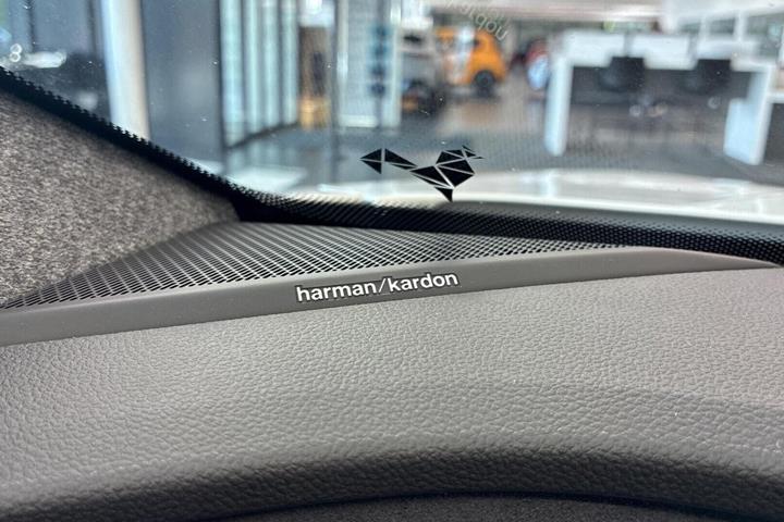 Hvid Renault Scenic E-Tech fra 2025