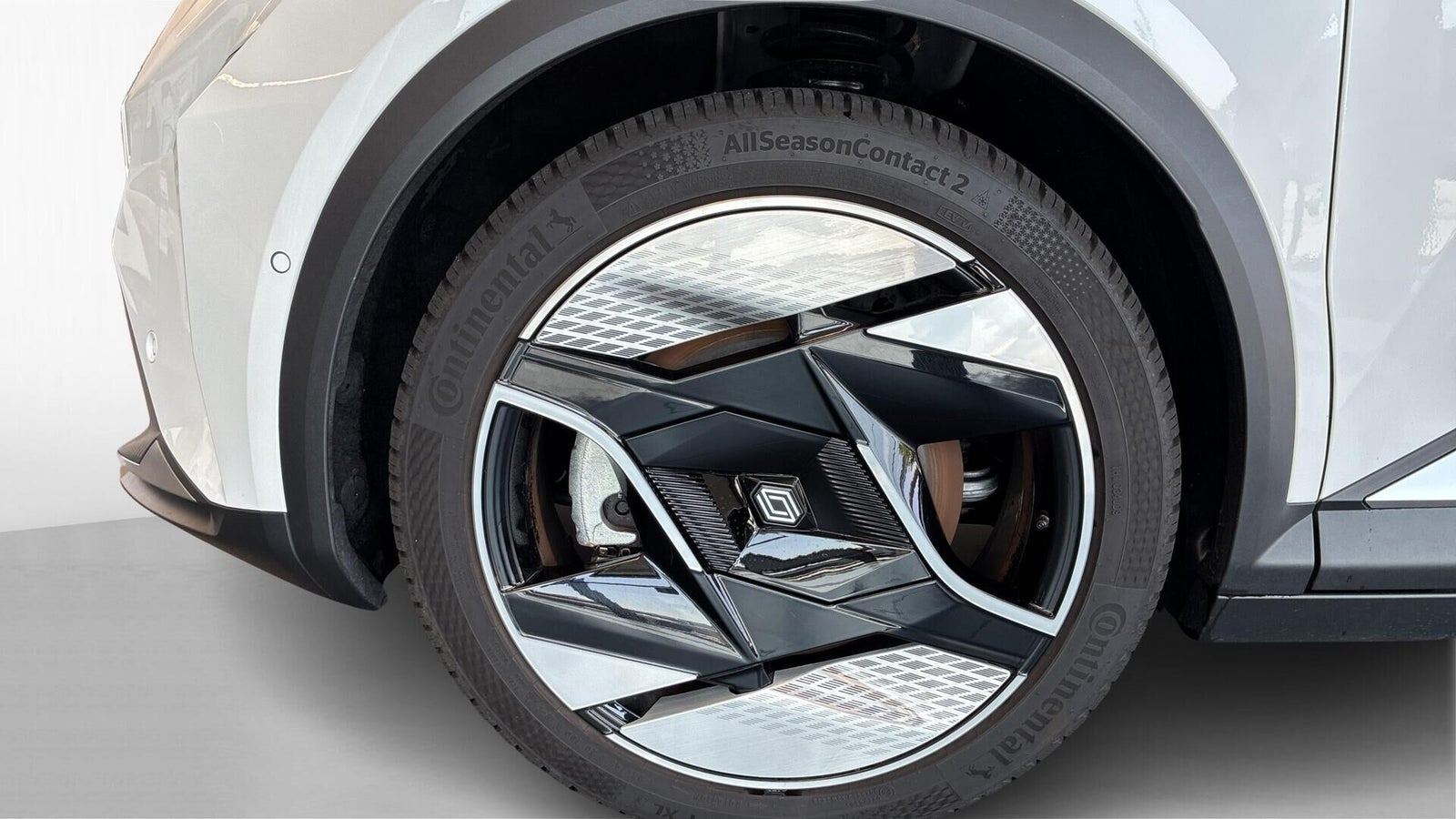 Hvid Renault Scenic E-Tech fra 2025
