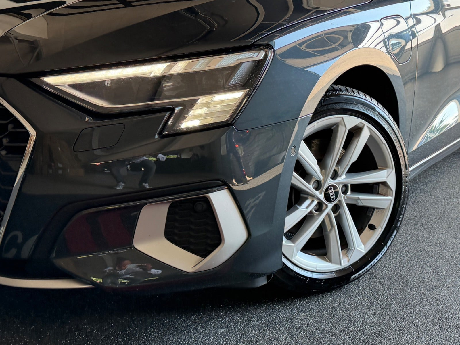 Grå Audi A3 fra 2022