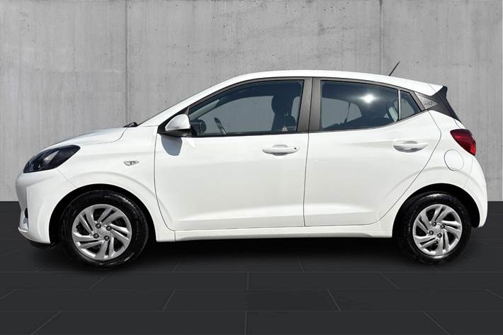 Hvid Hyundai i10 fra 2021