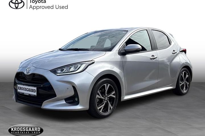 Sølv Toyota Yaris fra 2025 set udefra