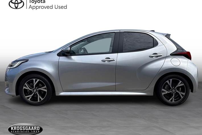 Sølv Toyota Yaris fra 2025