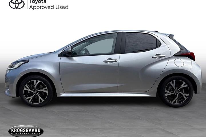 Sølv Toyota Yaris fra 2025