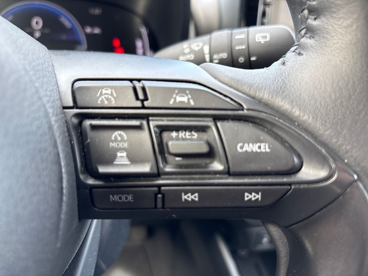 Sølv Toyota Yaris fra 2025