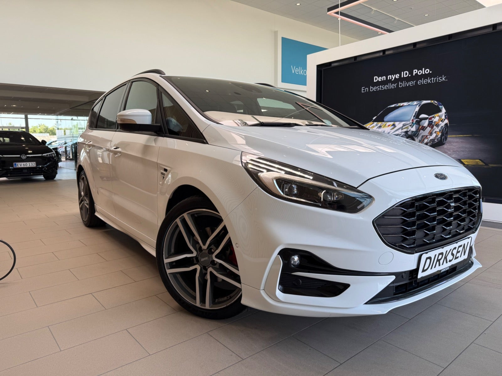 Hvid Ford S-MAX fra 2022