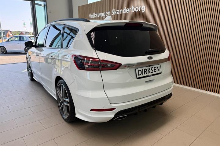 Hvid Ford S-MAX fra 2022