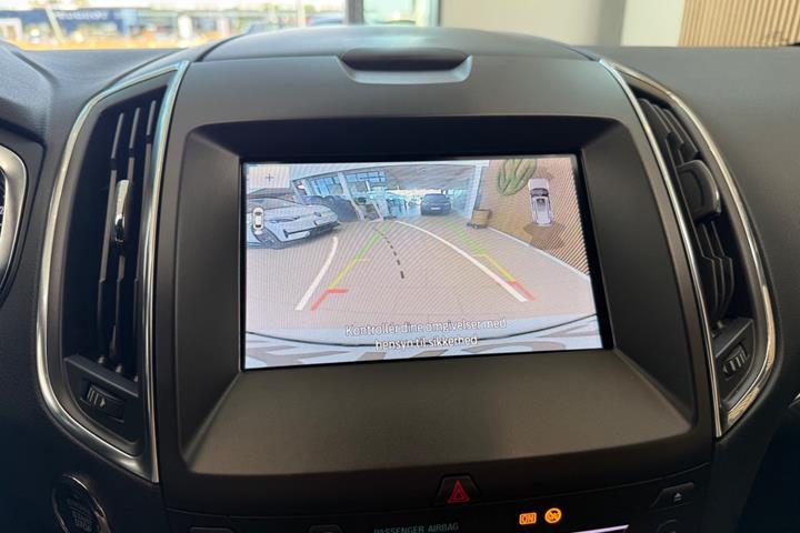 Hvid Ford S-MAX fra 2022