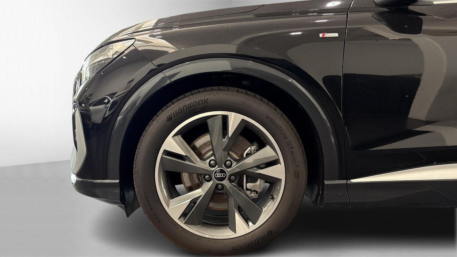 Sort Audi Q4 e-tron fra 2025