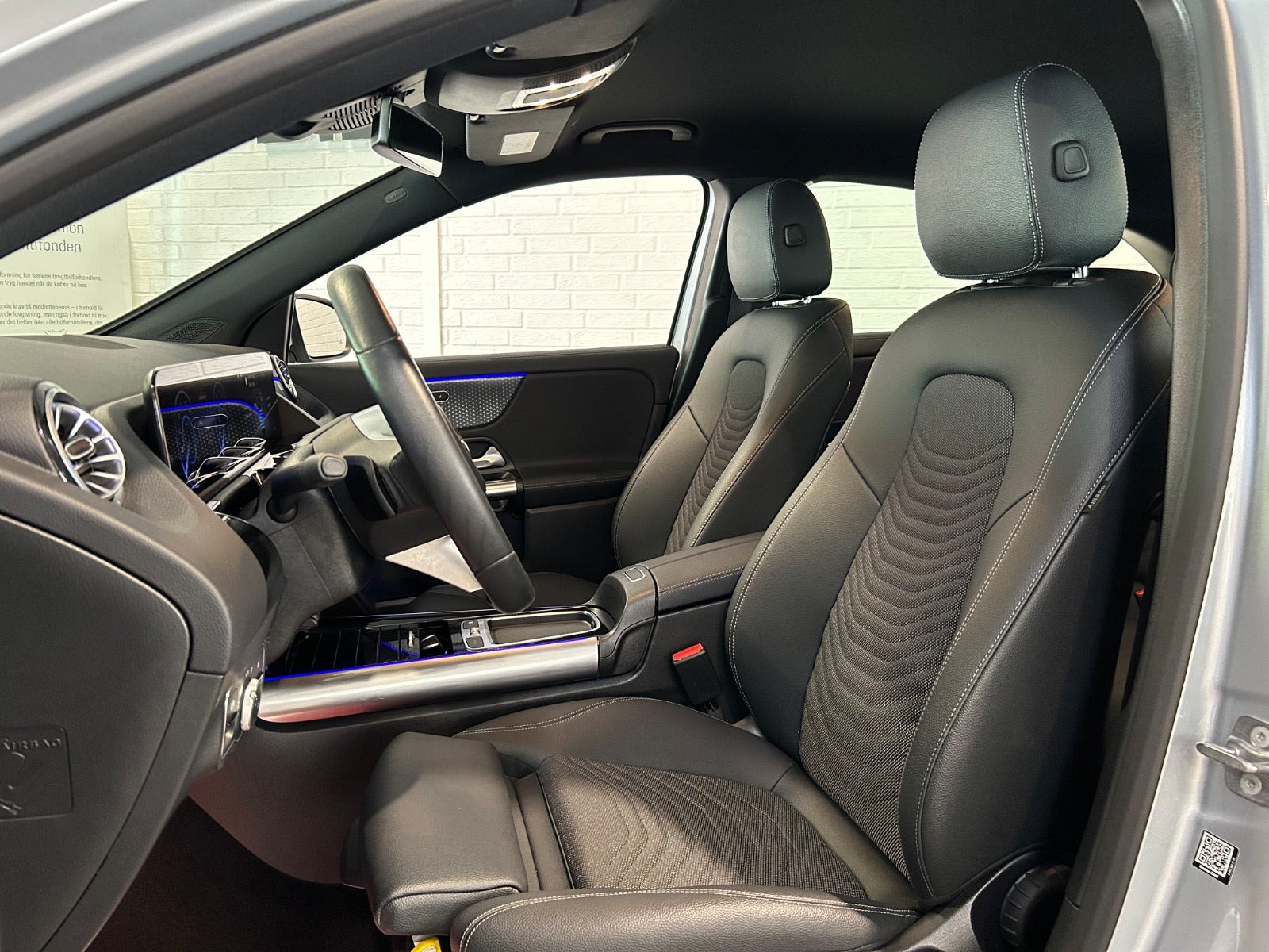 Sølv Mercedes EQA250+ fra 2024