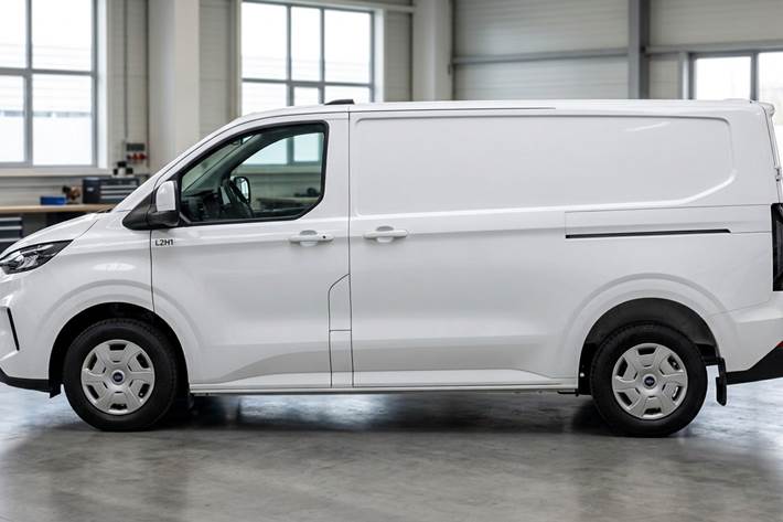 Hvid Ford E-Transit Custom 340 L2 fra 2026