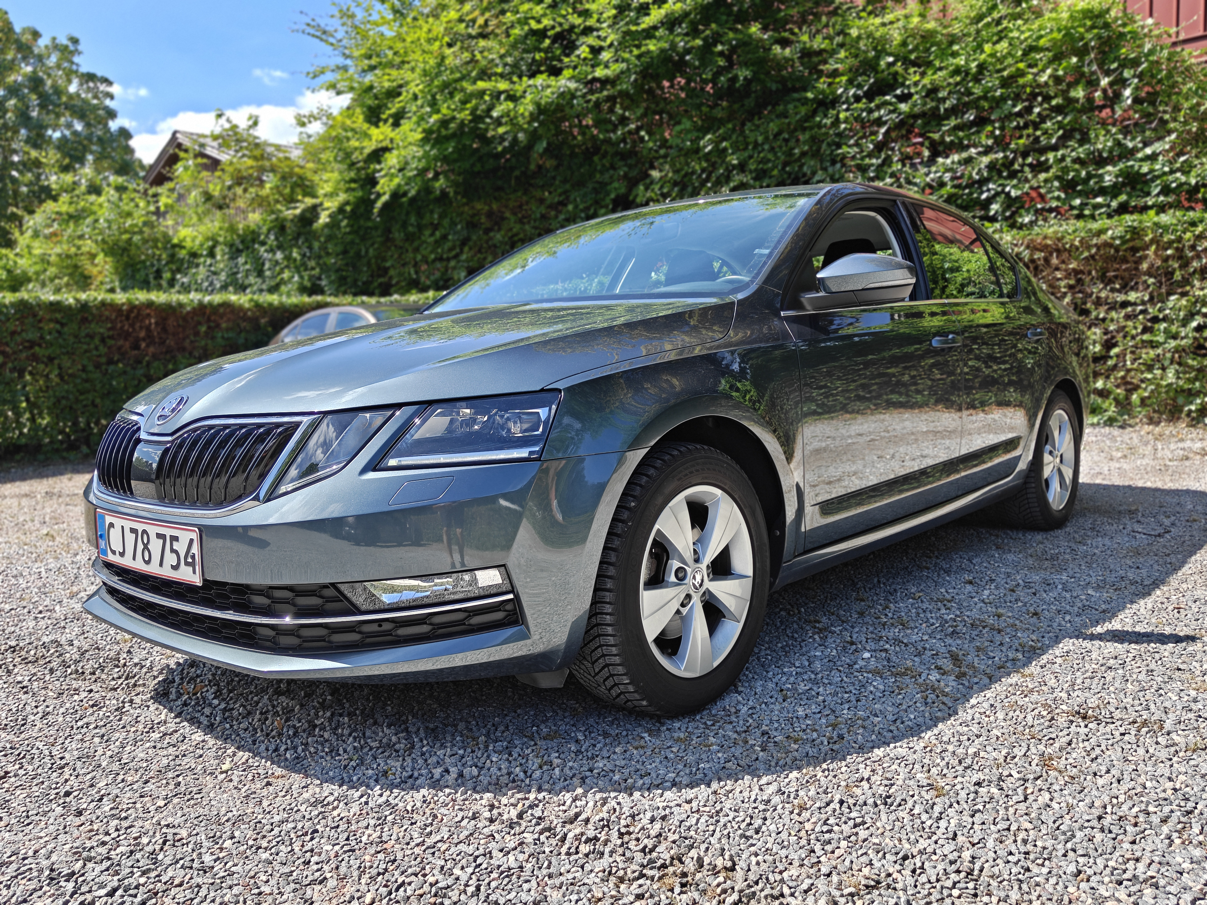 Grå Skoda Octavia fra 2018