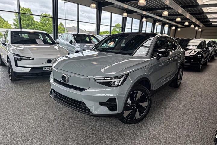 undefined Volvo C40 fra 2023 set udefra