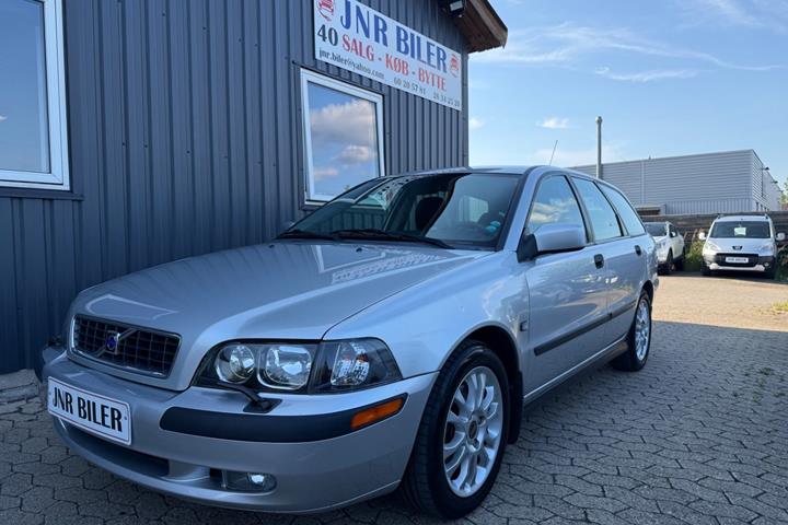 undefined Volvo V40 fra 2003 set udefra