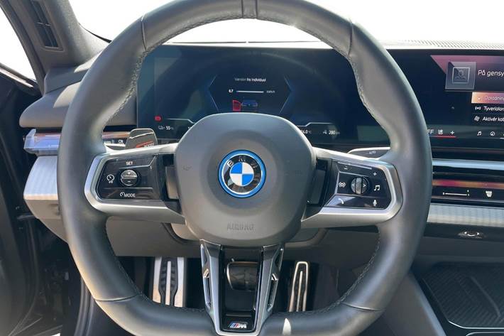Sort BMW i5 fra 2024